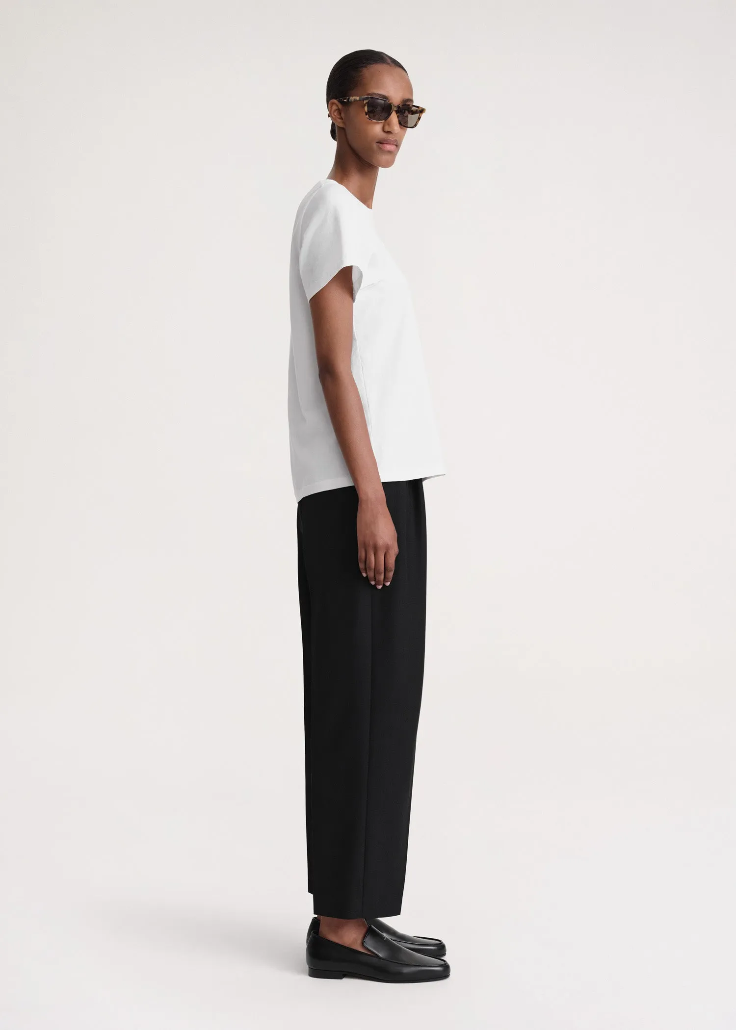 Curved seam tee off-white