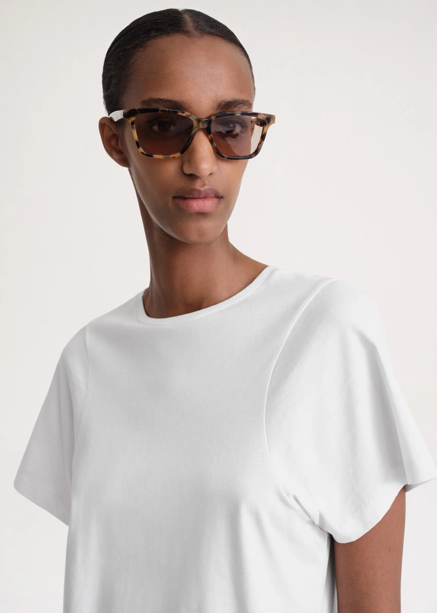 Curved seam tee off-white